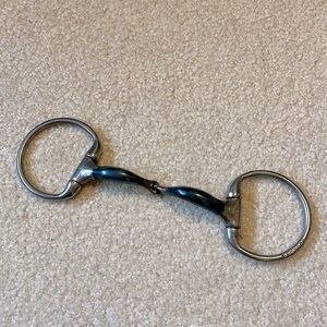 LIKE NEW Bombers Ultra Comfy Lock Up Eggbutt Snaffle Bit